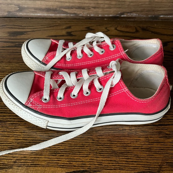 Red Converse, 7.5 W - Picture 2 of 3
